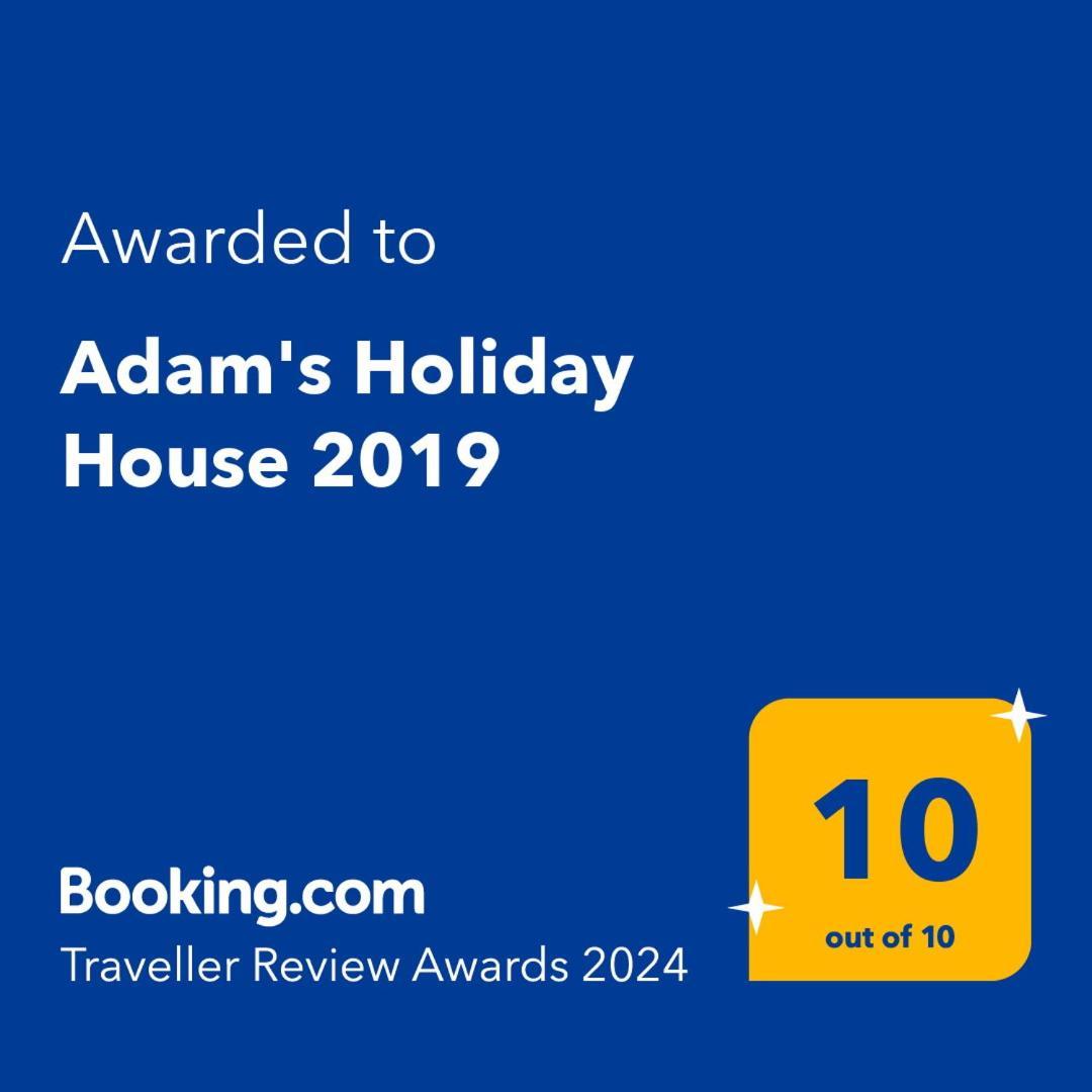 Adam'S Holiday House 2019 Karianí エクステリア 写真