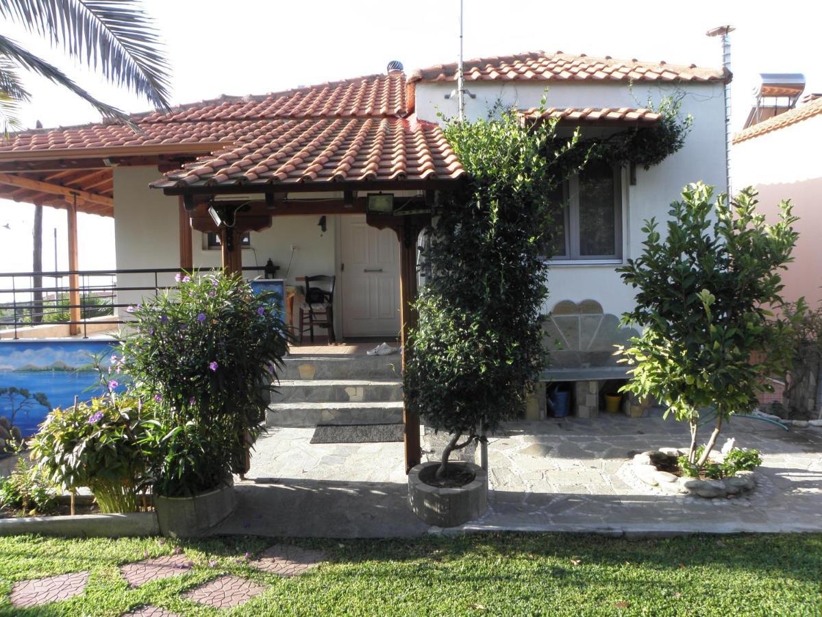 Adam'S Holiday House 2019 Karianí エクステリア 写真